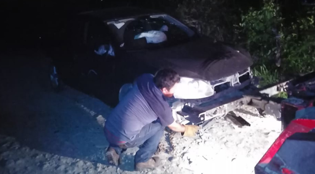 Camión de volteo los saca de la autopista