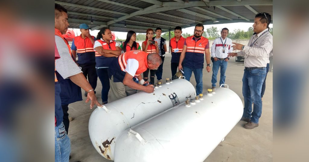 Capacitan a elementos de PC en control y manejo de fugas de gas LP