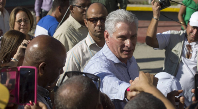 Cuba retirará a sus médicos y colaboradores de Bolivia por el “acoso y maltrato” de las nuevas autoridades
