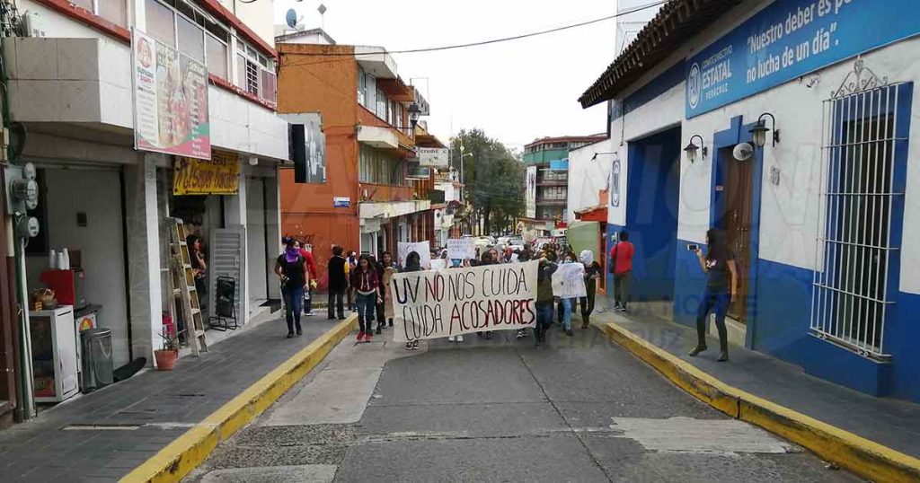 Salen a marchar a las calles Alumnas repudian acoso