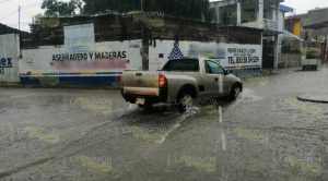Fuertes lluvias colapsan la ciudad