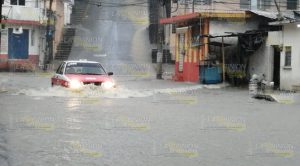 Fuertes lluvias colapsan la ciudad
