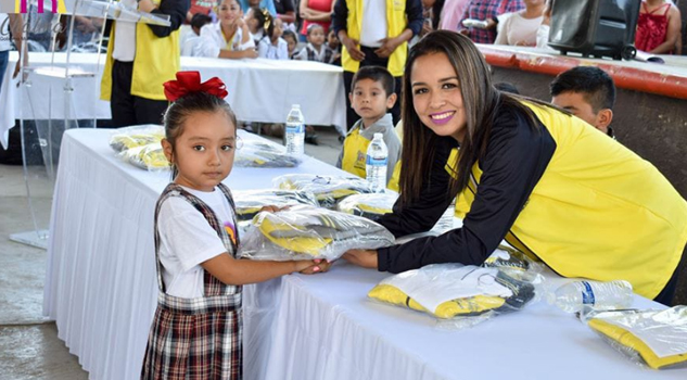 Invirtieron $836,000 para entregar 2,330 uniformes deportivos en Chalma