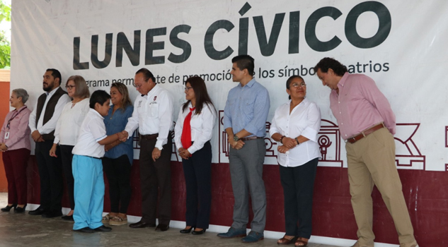 Llevan programa cívico a escuela Maximino Téllez Jiménez