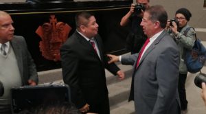 Rubén Ríos Uribe preside en el congreso