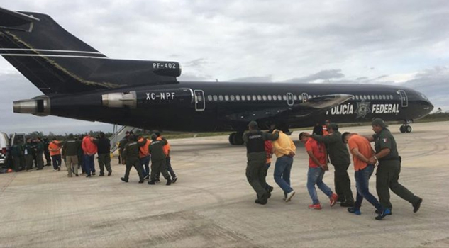 Trasladan 171 presos de Veracruz con alto nivel de peligrosidad a cárceles federales
