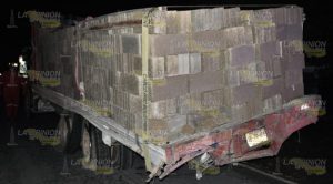 Vehículo destrozado en aparatoso choque en Tlapacoyan