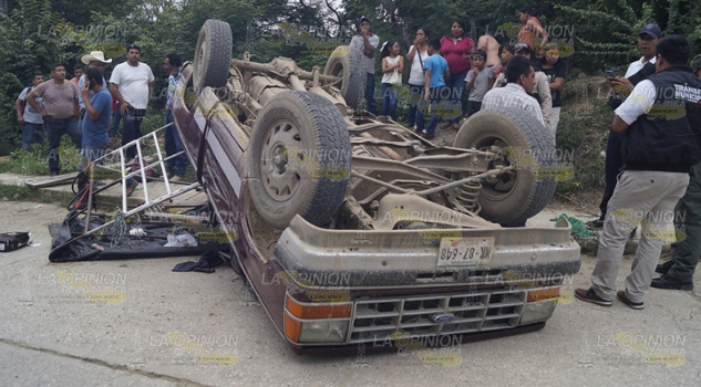Volcadura deja 11 lesionados en la colonia La Garita