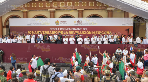 Galería: desfile conmemorativo del CIX Aniversario de la Revolución Mexicana en Xalapa