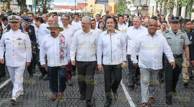 Galería: desfile conmemorativo del CIX Aniversario de la Revolución Mexicana en Xalapa
