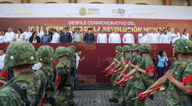 Galería: desfile conmemorativo del CIX Aniversario de la Revolución Mexicana en Xalapa