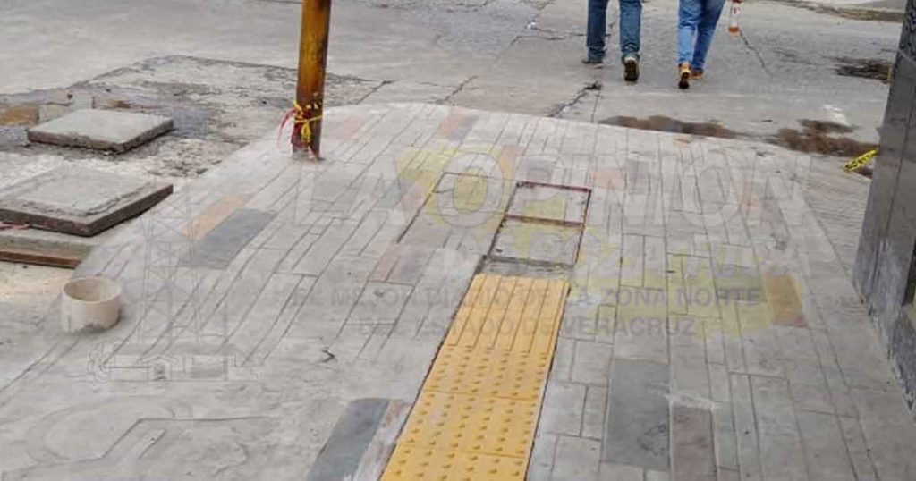 ¿Sabes para qué sirve esta banda en las banquetas del centro de Poza Rica?