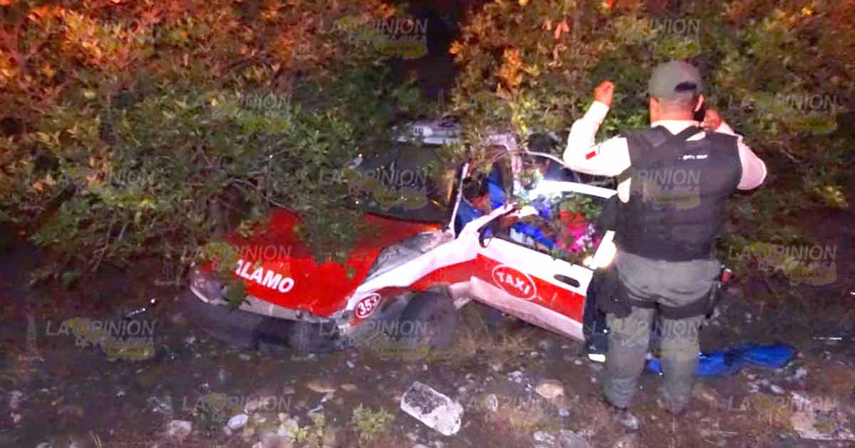 “Vocho”, hizo chuza con tres taxis