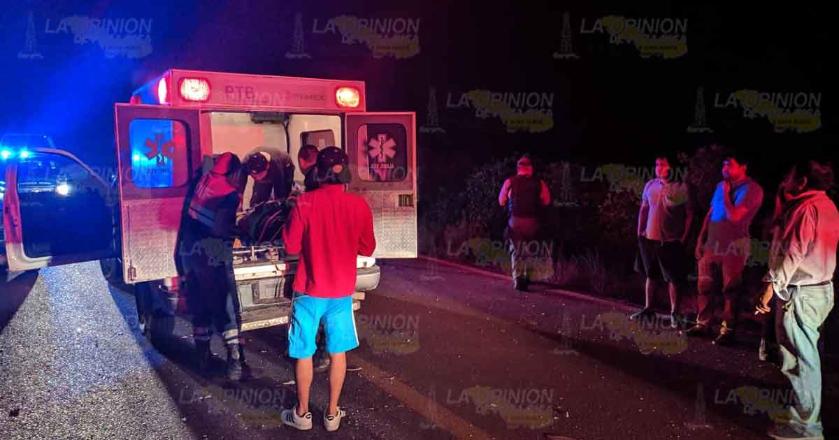 “Vocho”, hizo chuza con tres taxis