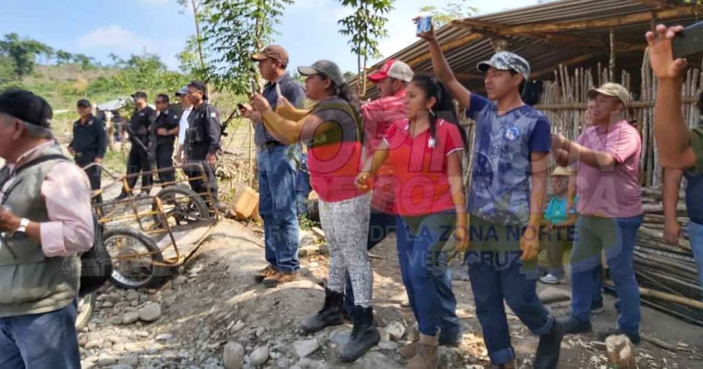 Realizan diligencias en terrenos de la parcela 44 ubicada atrás del CBTIS 78