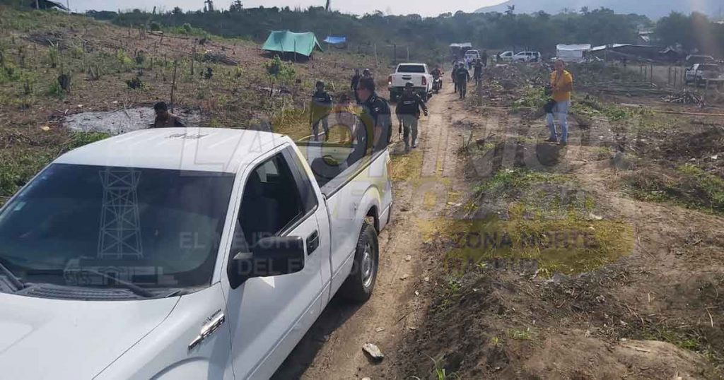 Realizan diligencias en terrenos de la parcela 44 ubicada atrás del CBTIS 78