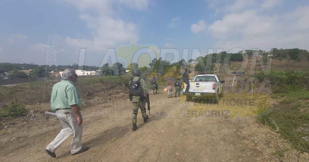 Realizan diligencias en terrenos de la parcela 44 ubicada atrás del CBTIS 78