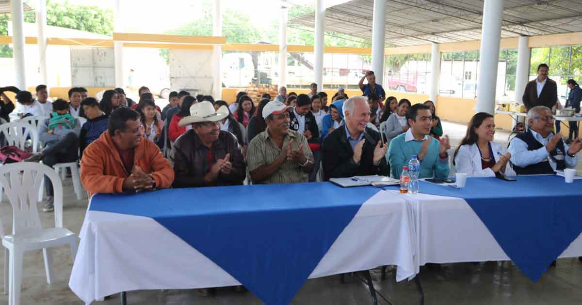 Fomenta el alcalde de Álamo, Jorge Vera Hernández, los debates sobre temas de interés en telebachilleratos.