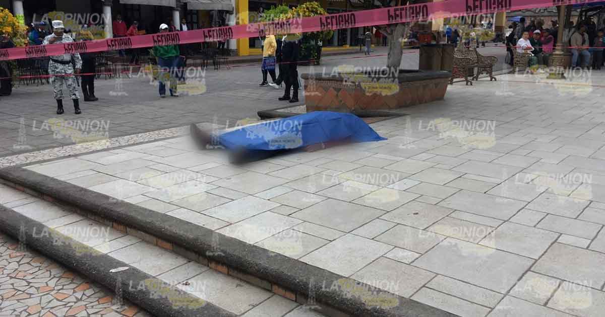 Se infarta en el parque de Papantla