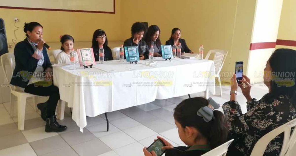 Historias extraordinarias, presentan libro escritos por niñas de primaria.