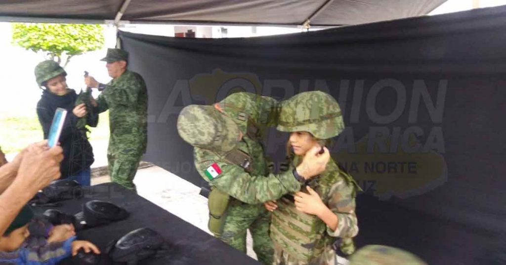 Conviven SEDENA y ciudadanía en Coatzintla