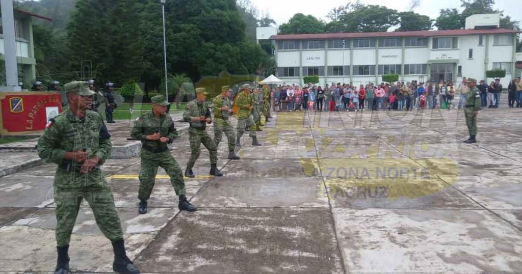 Conviven SEDENA y ciudadanía en Coatzintla
