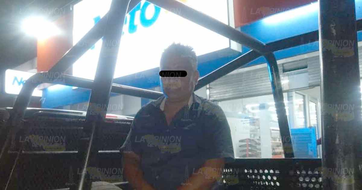 Con cuchillo en mano, amenazaba a comerciantes