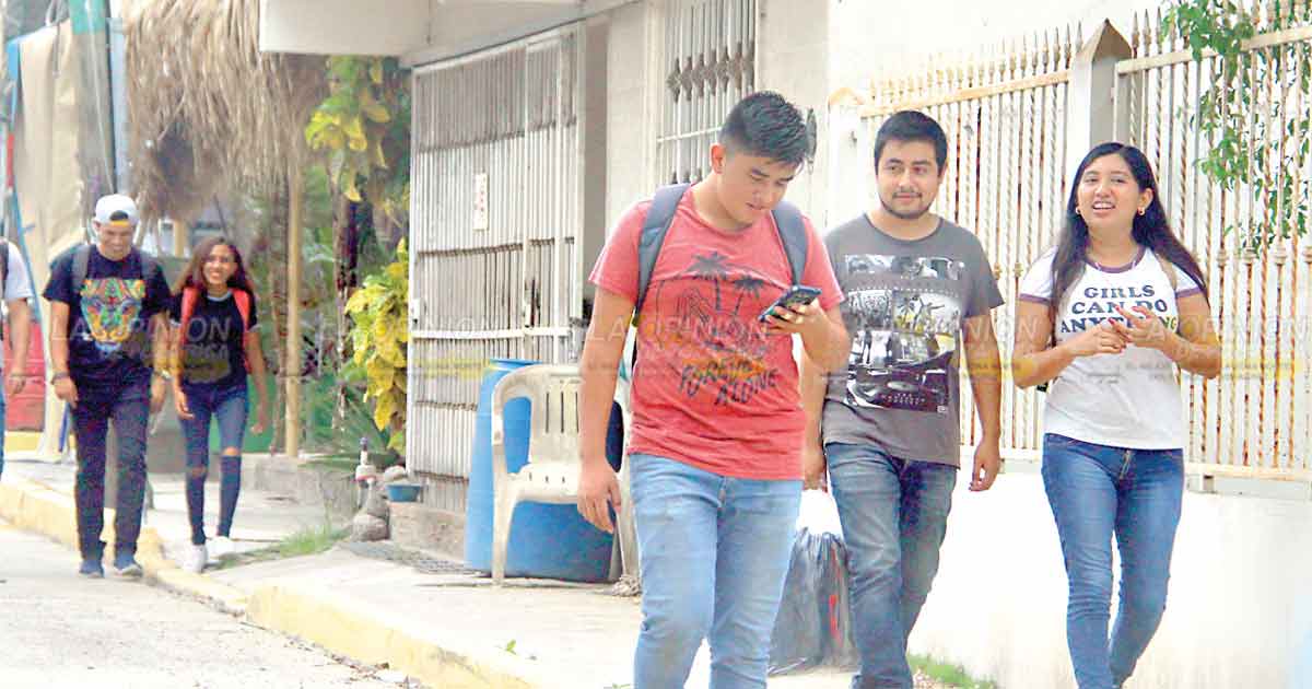Alternativas de estudio para jóvenes en Poza Rica