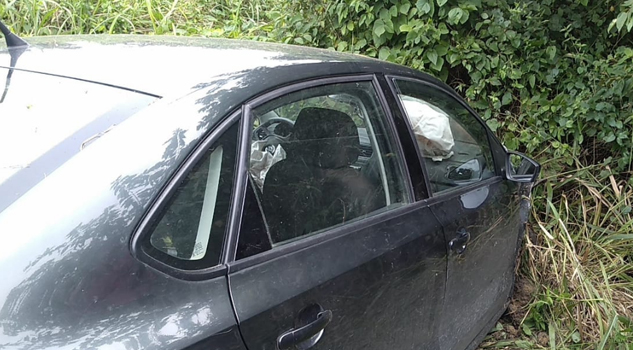 “Estacionó” su auto en el monte, en la carretera Tuxpan-Tamiahua