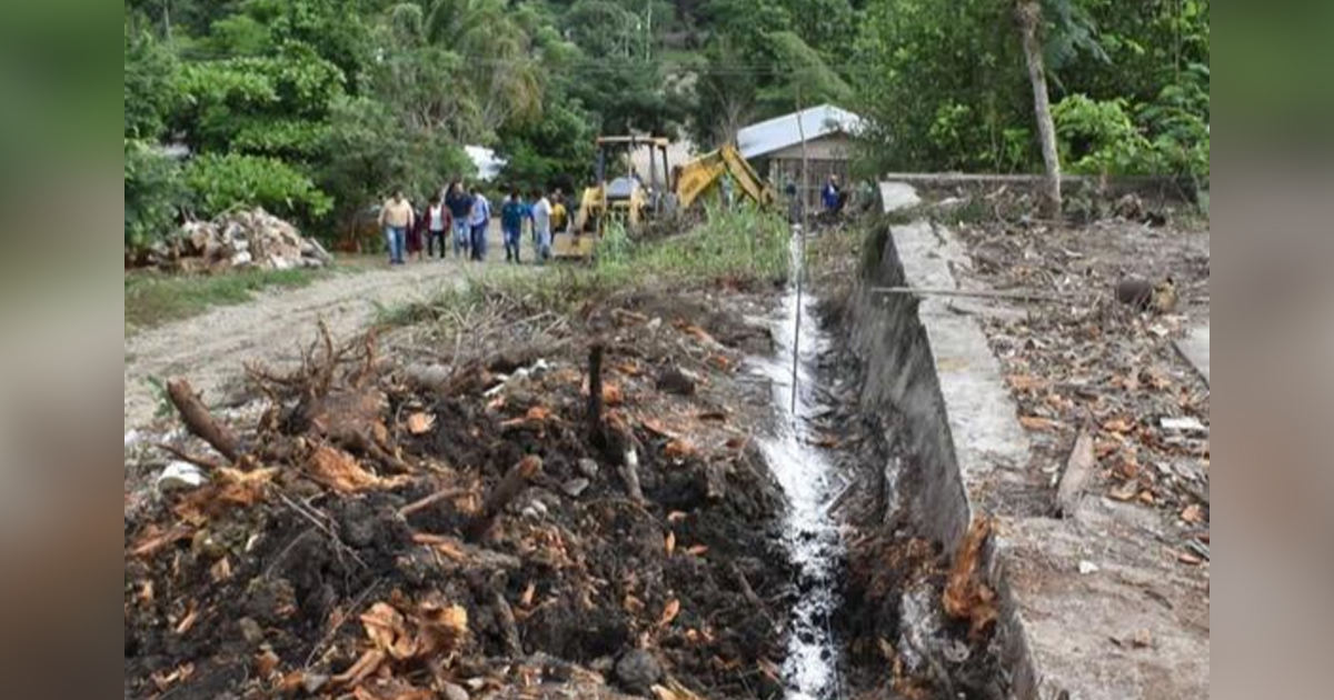 Banderazo de barda perimetral en primaria Guadalupe Victoria de Tihuatlán