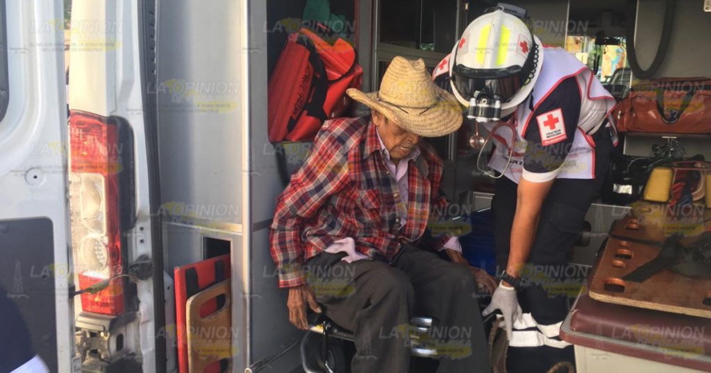 Hospitalizan a ancianito