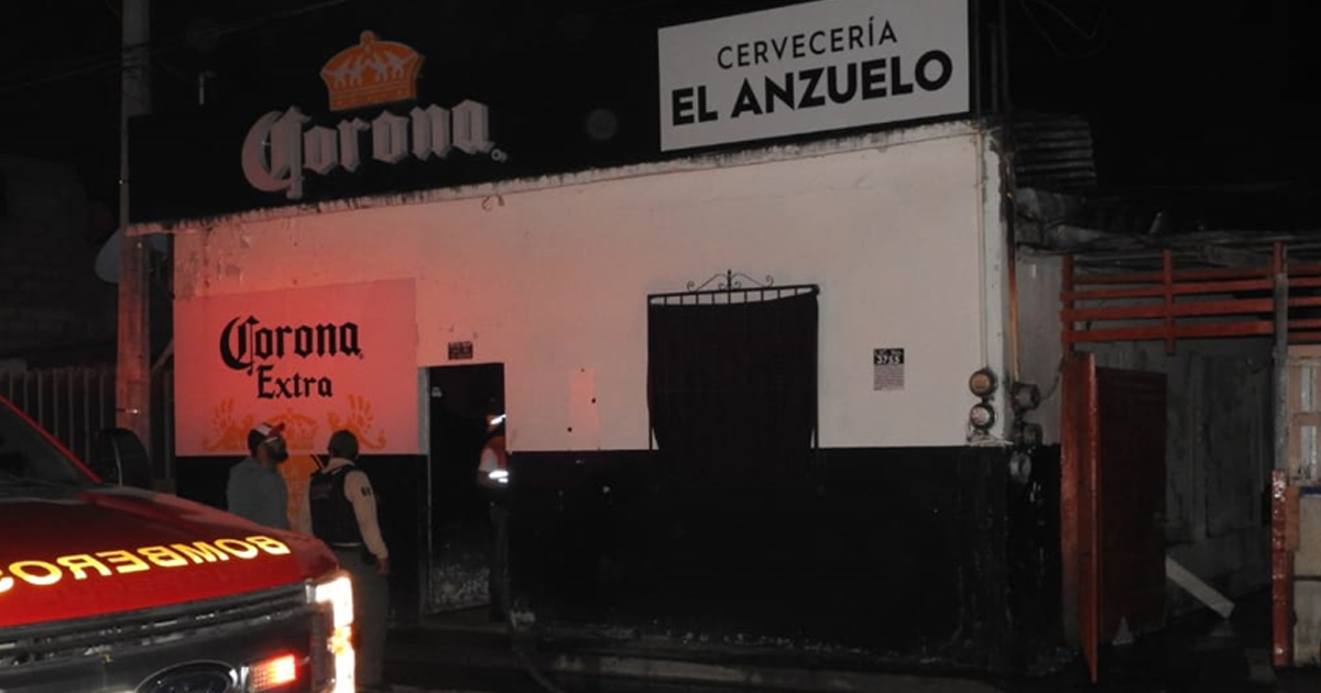 Arde en llamas “bar el anzuelo” en Álamo