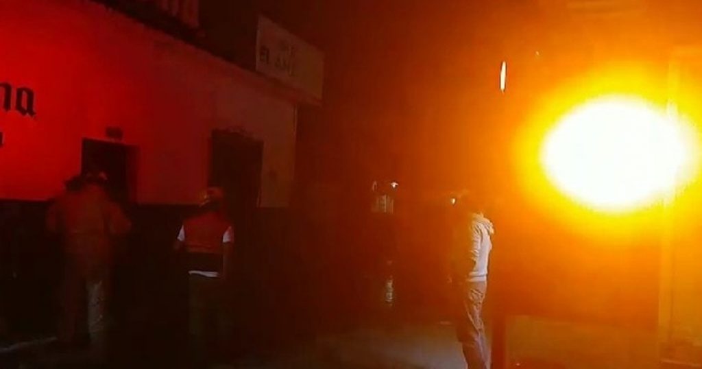 Arde en llamas “bar el anzuelo” en Álamo
