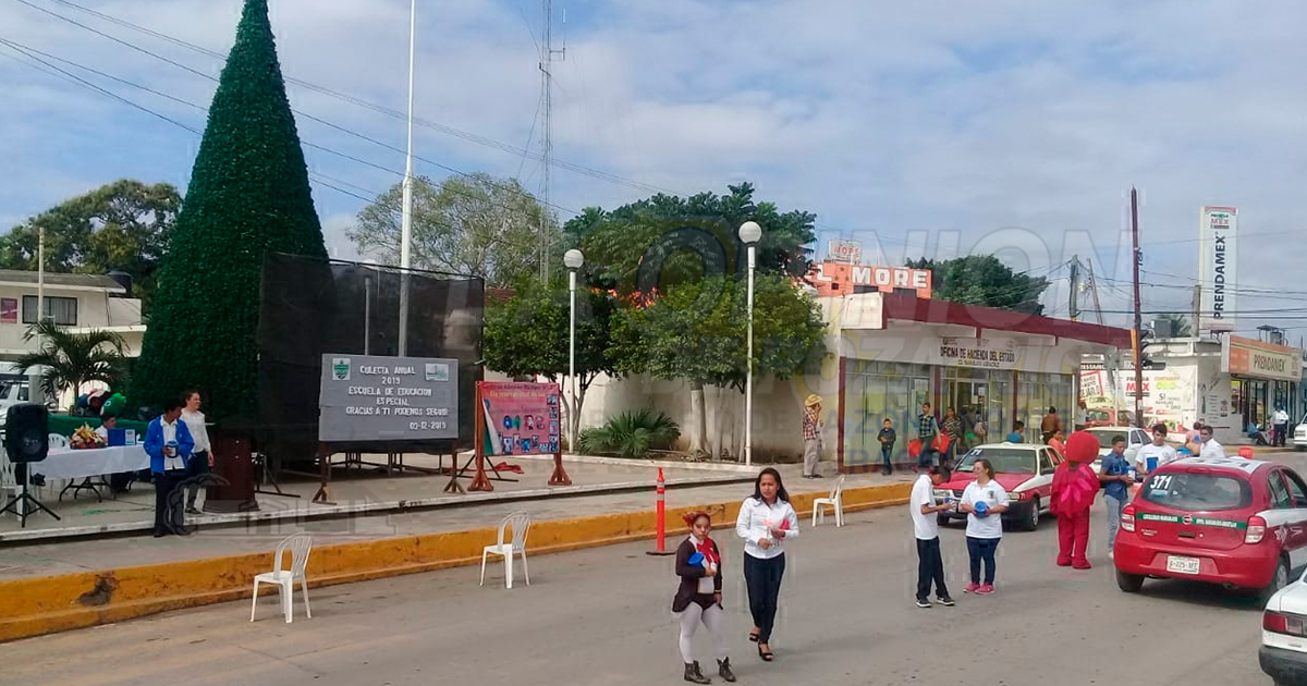 Recaudan fondos para niños del CAM Núm. 35 de Naranjos