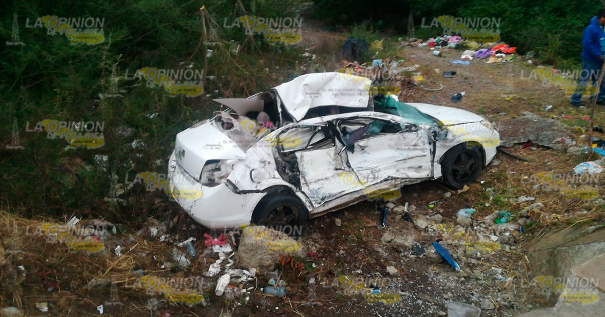 Joven muere en accidente al chocar con autobús, la neblina y la alta velocidad provocó el terrible accidente