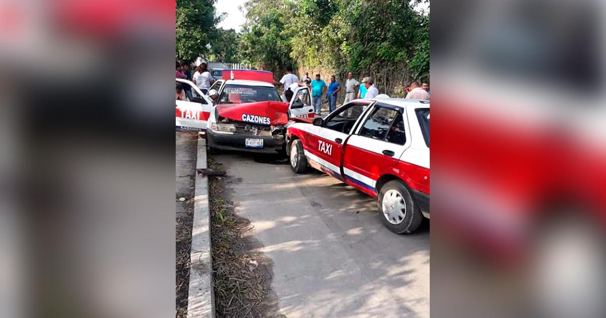 Taxis chocan de frente, ancianitos heridos