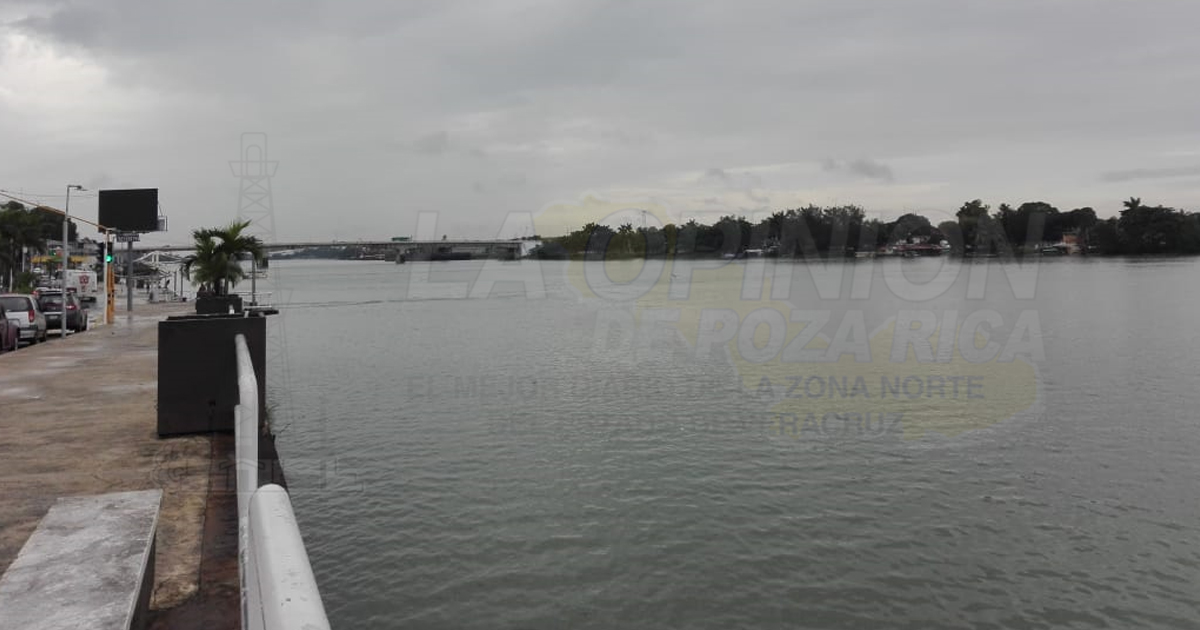 Amanece cerrado el puerto por mal tiempo; afecta frente frío 22