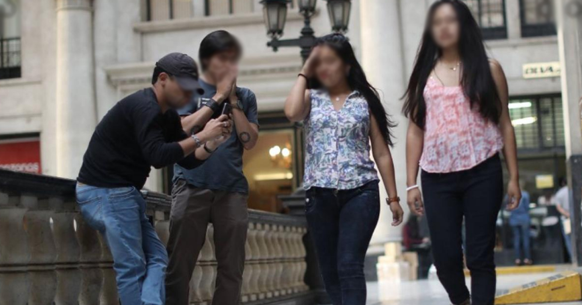 Acosadores en vía pública en Guanajuato: hasta 36 horas de arresto y multa de 5 mil pesos