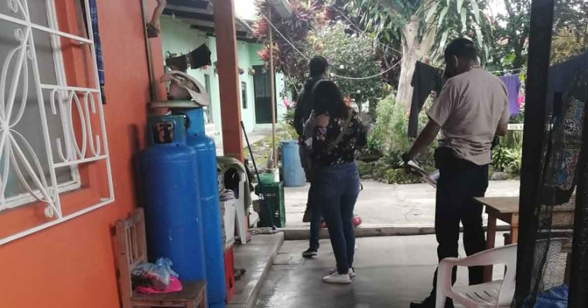 Agreden a navajazos a una familia en el interior de su casa en Tlapacoyan