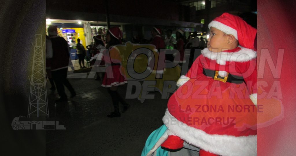 Alegre bienvenida en Álamo