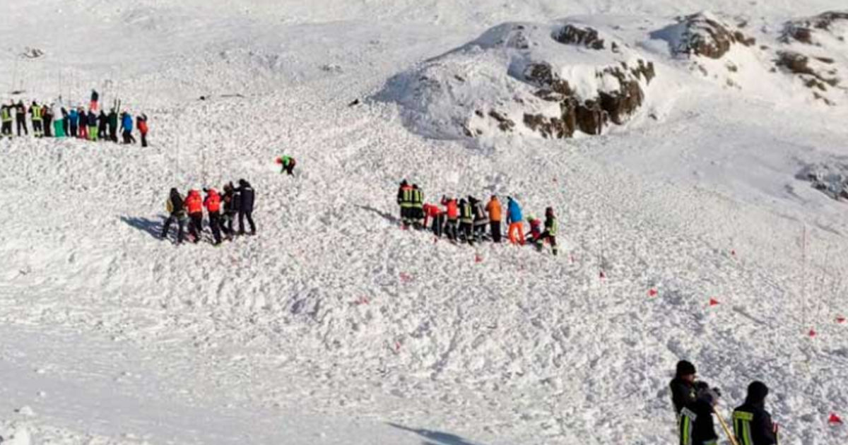 Avalancha en glaciar italiano arrastra a mujer y dos menores