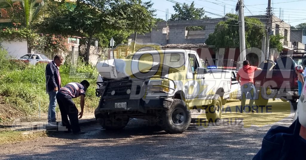 Camioneta se queda sin freno y choca en la colonia La Brisa