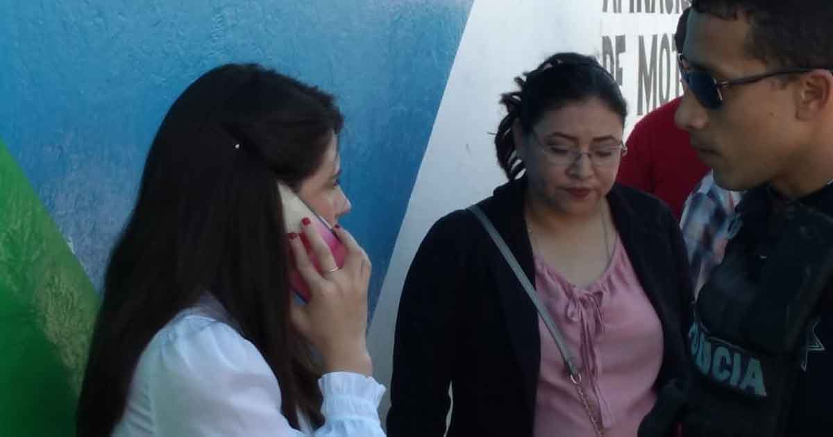 ¡Automóvil envía a ciclista al hospital!