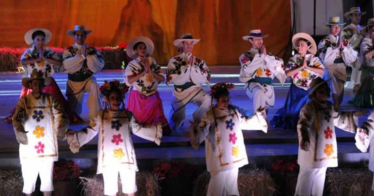 Ballet Folclórico de México adelanta la Navidad