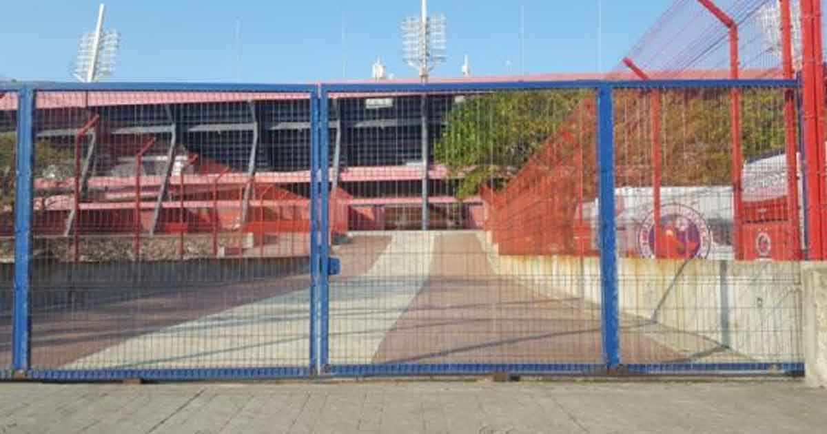 Apoderado de la FMF y notario entran a las instalaciones del Veracruz para entregar desafiliación