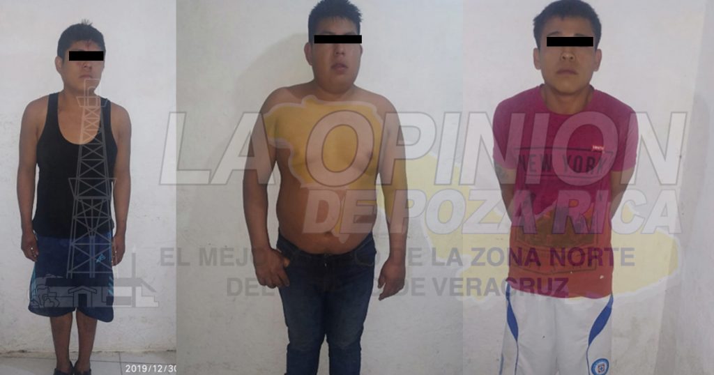 Desarman y golpean a policías en baile popular