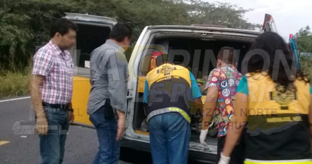 Docentes de Cerro Azul lesionados en fuerte volcadura