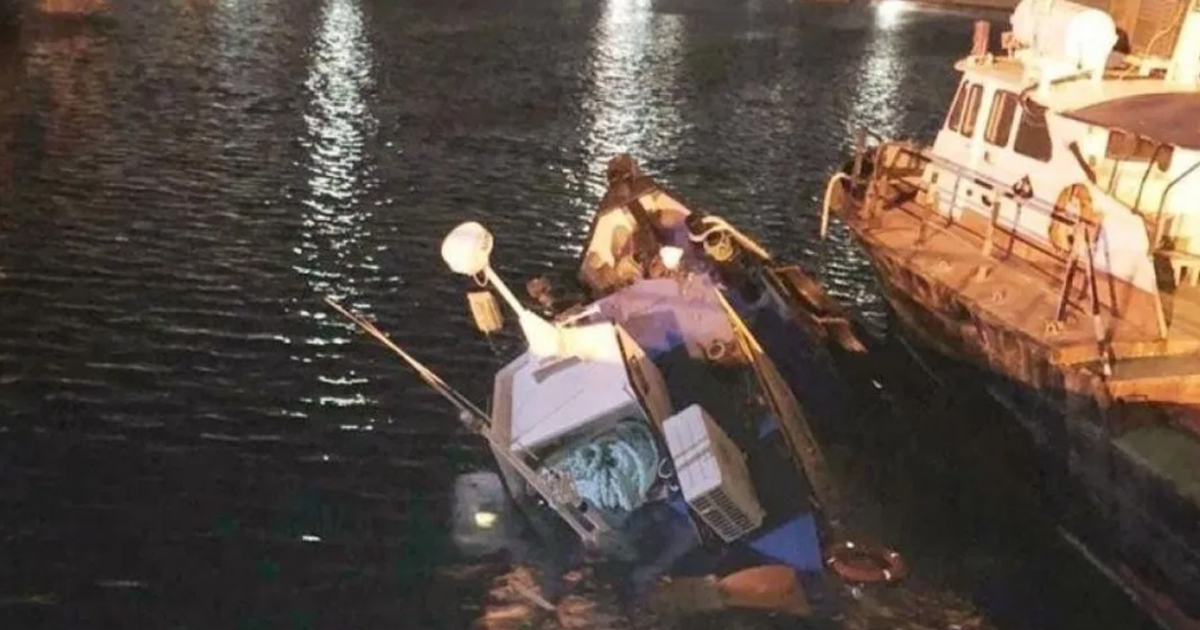 Embarcación de Pemex se hunde en Oaxaca