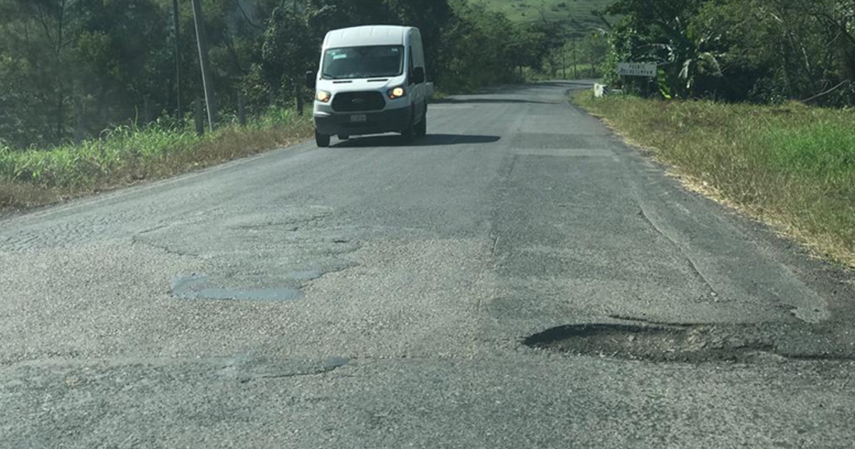 En mal estado antigua carretera Tihuatlán-Tuxpan