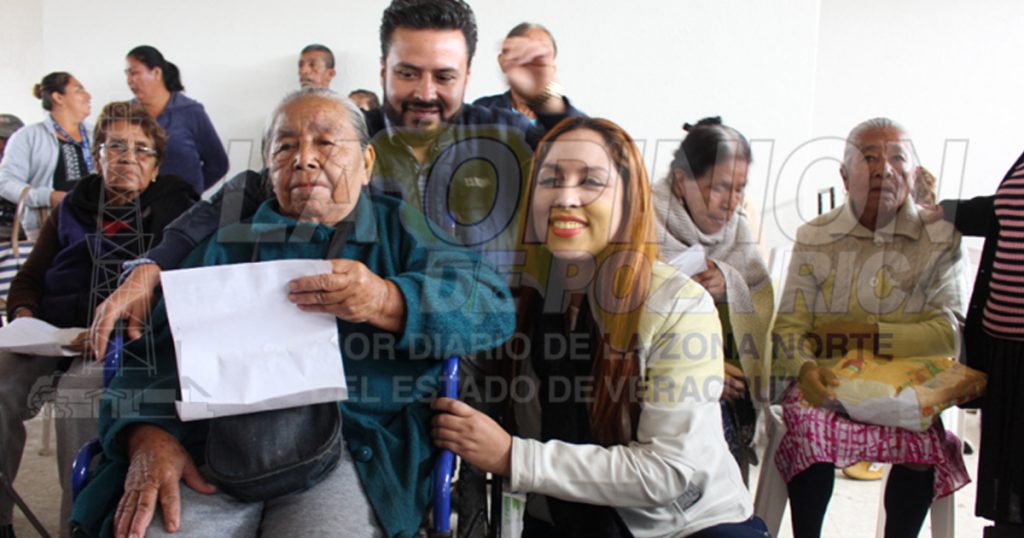 Entrega alcalde de Pueblo Viejo cinco mil despensas